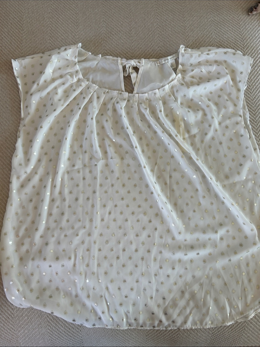 Kohl's White Sleeveless Blouse with Gold and Silver Dot Print